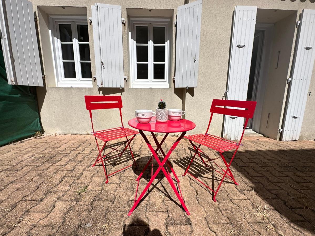 La Terrasse - Parking Gratuit - Fibre - Rdc - Centre Ville Saintes Kültér fotó